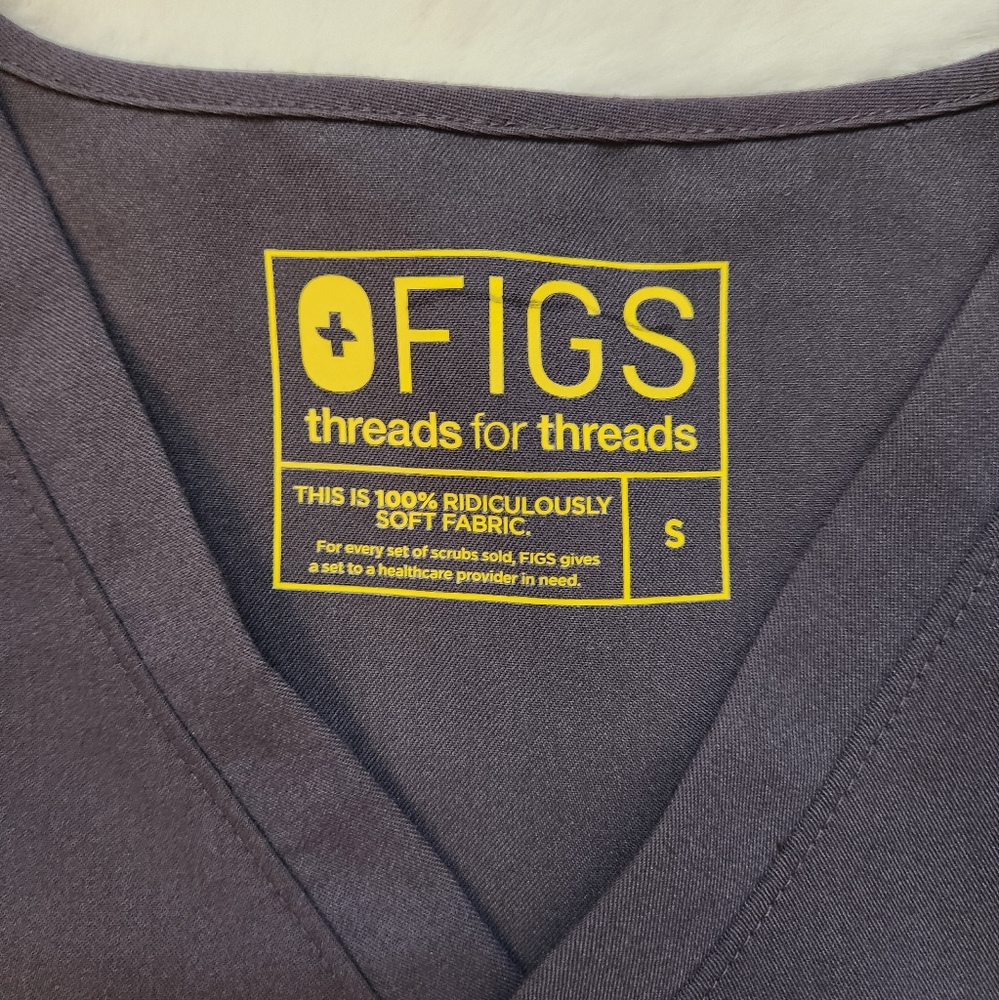 Figs Scrub Top Womens Small grey Yellow V-Neck Shirt Short Sleeve Medica… - Picture 5 of 9